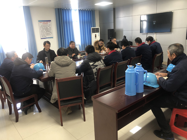 集團公司生產(chǎn)機動部到建材公司檢查設(shè)備 集團公司生產(chǎn)機動部到建材公司檢查設(shè)備